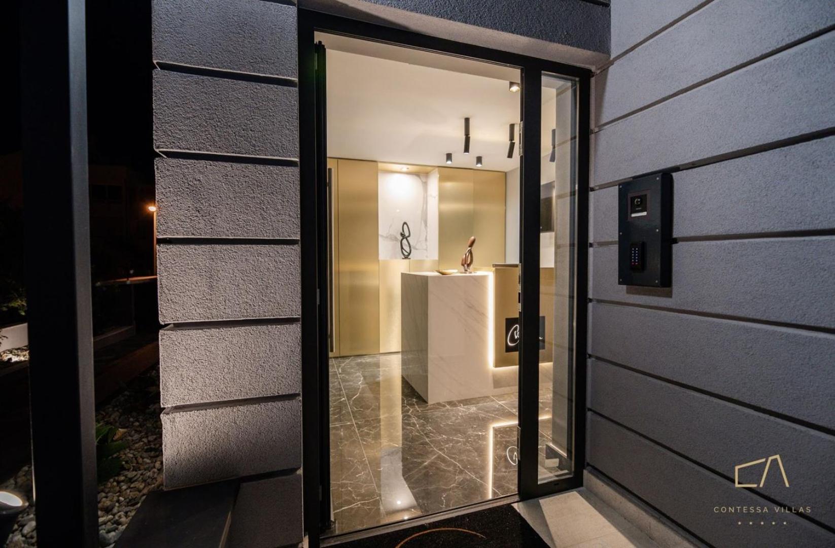 Luxury Apartments In Villa Curiera マリンスカ エクステリア 写真